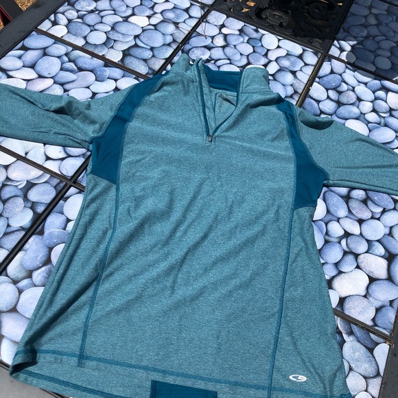 Champion Workout Top/Sweatshirt - Picture 6 of 6